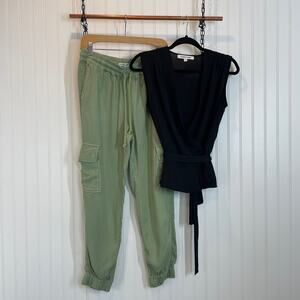 Elizabeth and James Women’s Green Cargo Pants & Black Sleeveless Belted Top M